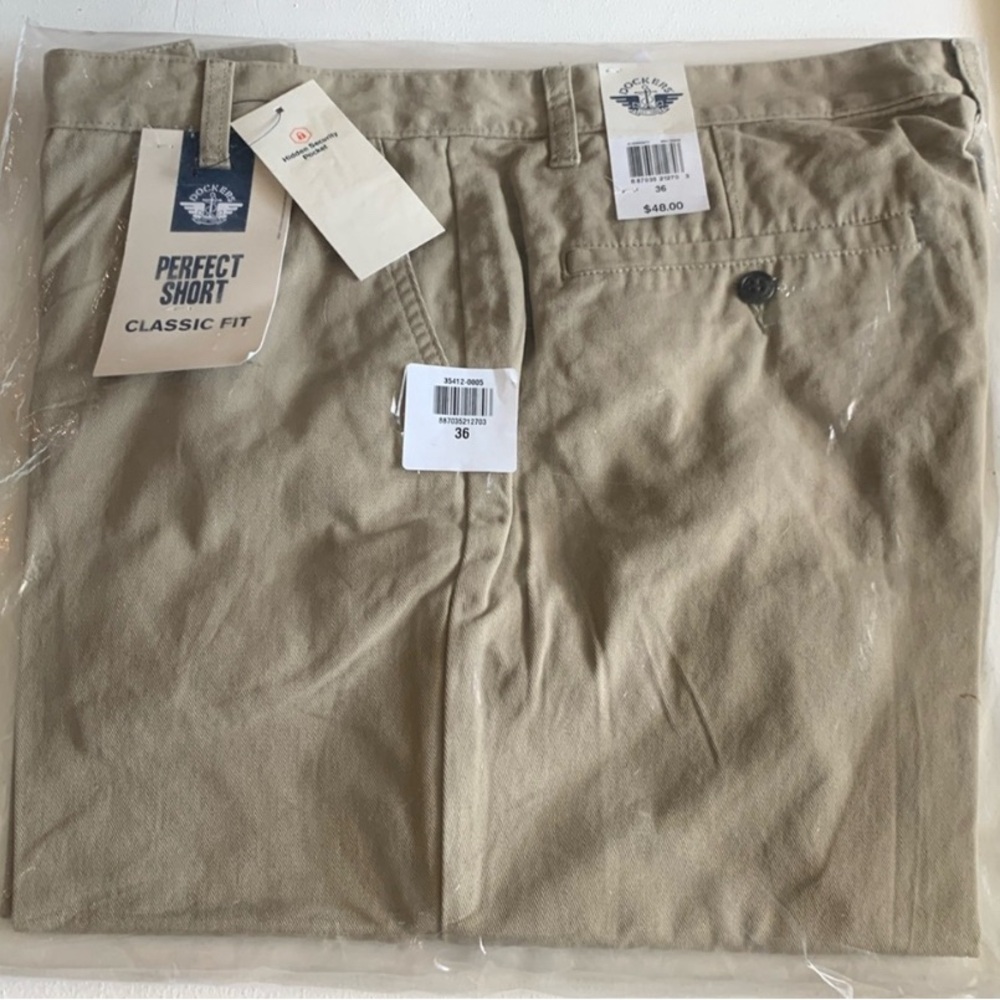 Dockers perfect short Classic fit khaki shorts